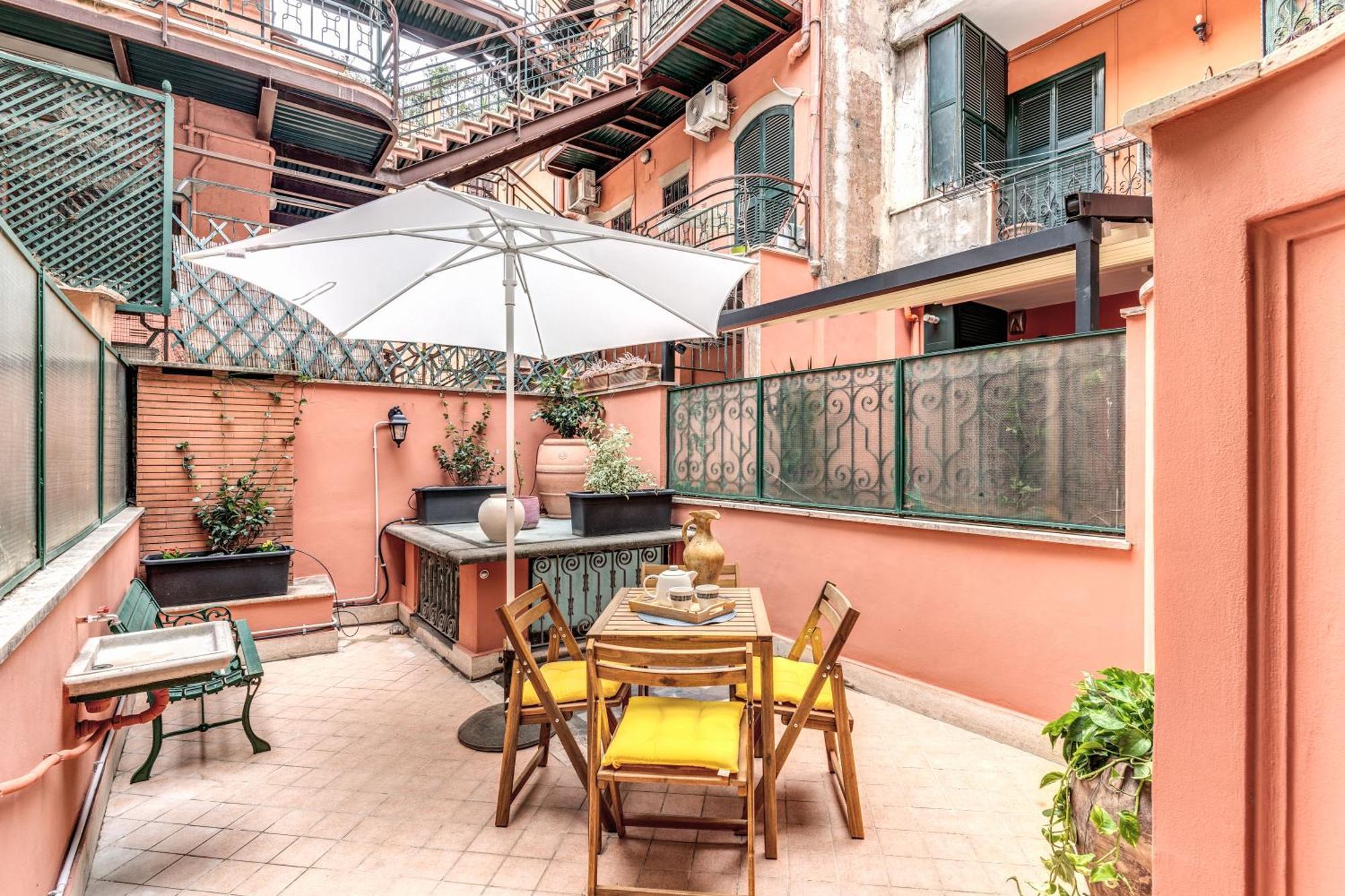Elegant Apartment Behind The Colosseum Roma Eksteriør bilde