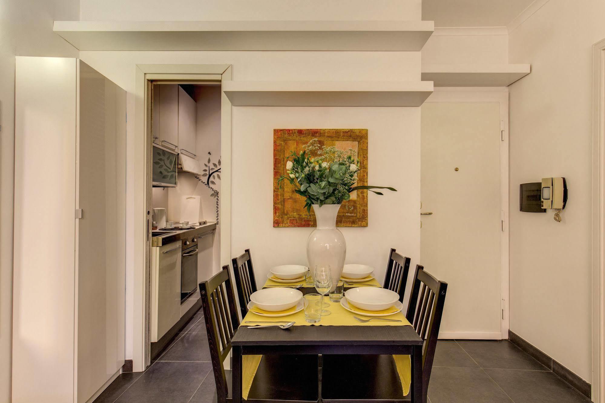 Elegant Apartment Behind The Colosseum Roma Eksteriør bilde